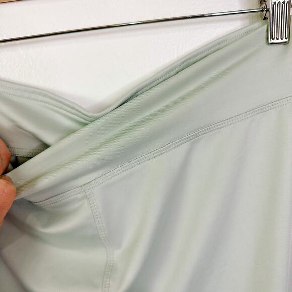 Guess Xolani Logo High Rise Stretch Elastic Waist Biking Short Sage Mint L NWT - Picture 4 of 11